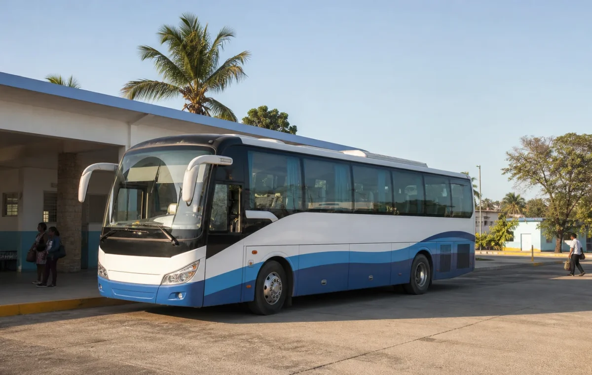 Autocar interurbain dans une gare routière cubaine